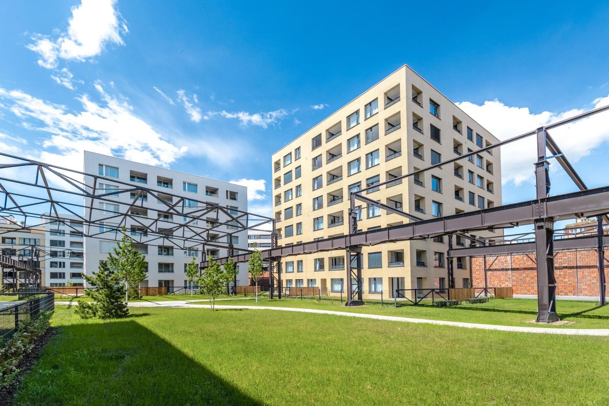 דירות Bright 2Br - 7Th Floor, Balcony, Free Parking By Gravity פראג מראה חיצוני תמונה