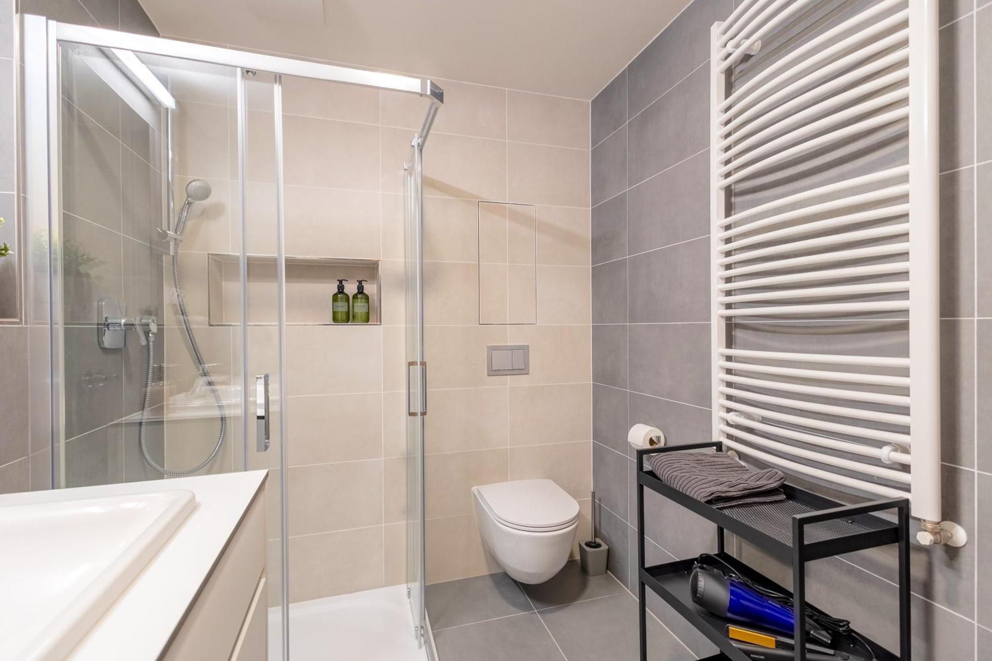 דירות Bright 2Br - 7Th Floor, Balcony, Free Parking By Gravity פראג מראה חיצוני תמונה