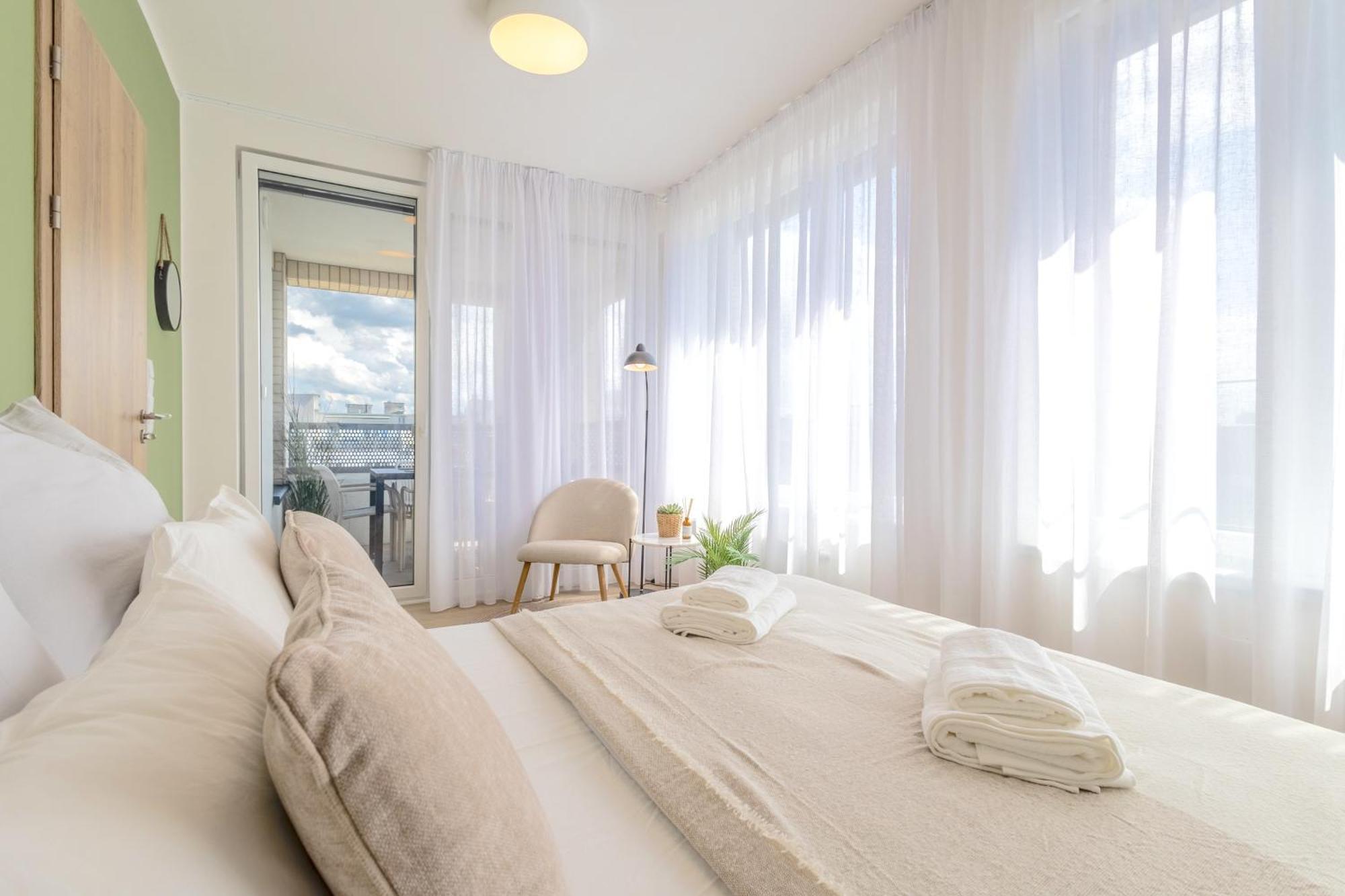 דירות Bright 2Br - 7Th Floor, Balcony, Free Parking By Gravity פראג מראה חיצוני תמונה