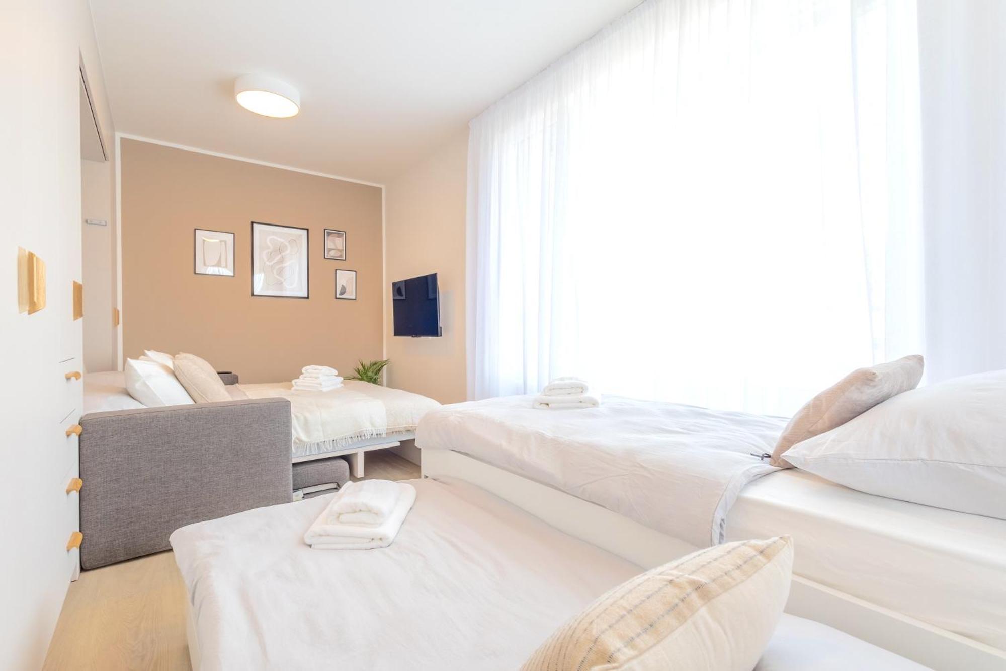 דירות Bright 2Br - 7Th Floor, Balcony, Free Parking By Gravity פראג מראה חיצוני תמונה