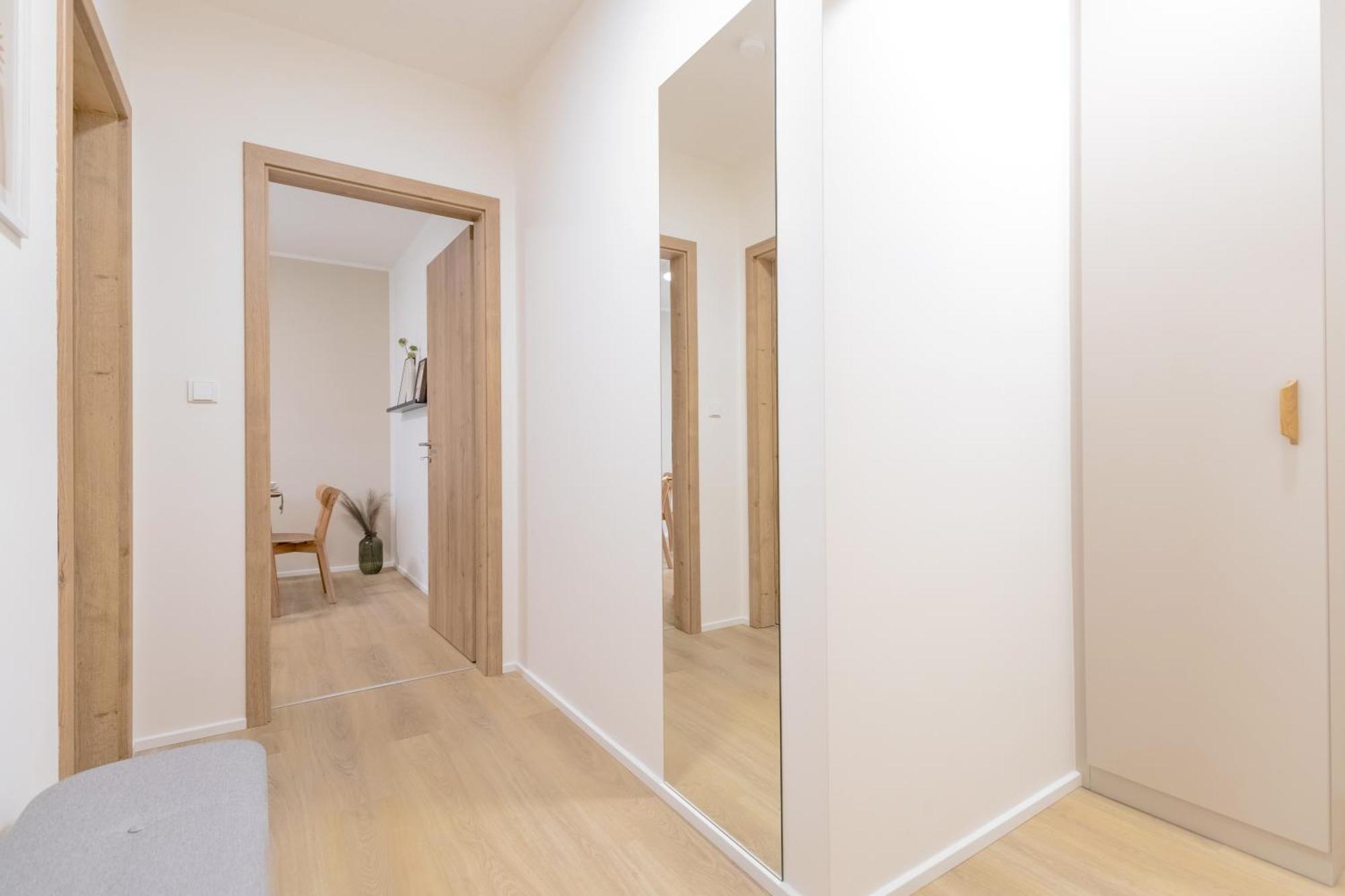 דירות Bright 2Br - 7Th Floor, Balcony, Free Parking By Gravity פראג מראה חיצוני תמונה